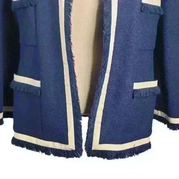 Iconic Chanel Tweed Blazer from the spring 1992 runway - Picture 5 of 13